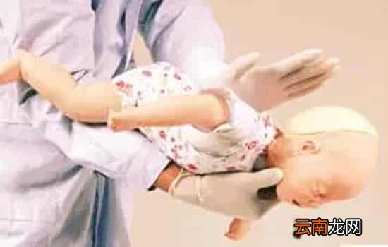 宝宝不小心吃了纸怎么办 让纸随排便排出