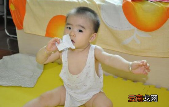 宝宝不小心吃了纸怎么办 让纸随排便排出