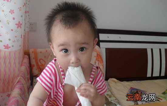 宝宝不小心吃了纸怎么办 让纸随排便排出