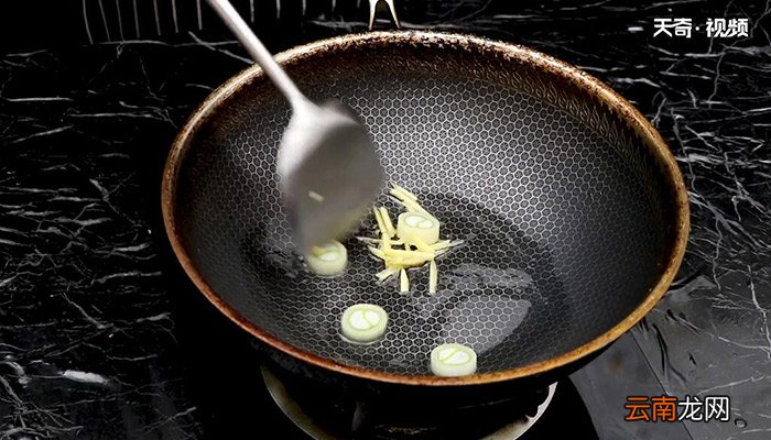 萝卜丝炖活蟹的做法 萝卜丝炖活蟹怎么做