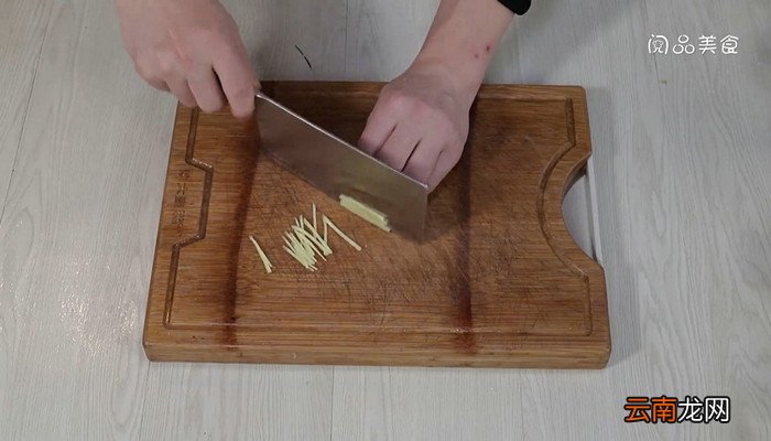 酸辣烩土豆饼的做法 酸辣烩土豆饼怎么做