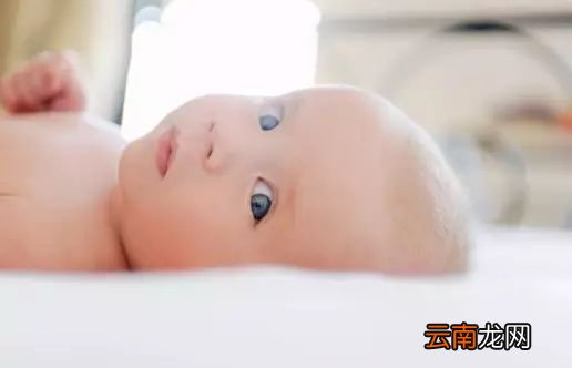 小宝宝发烧怎么办 小儿推拿有奇效