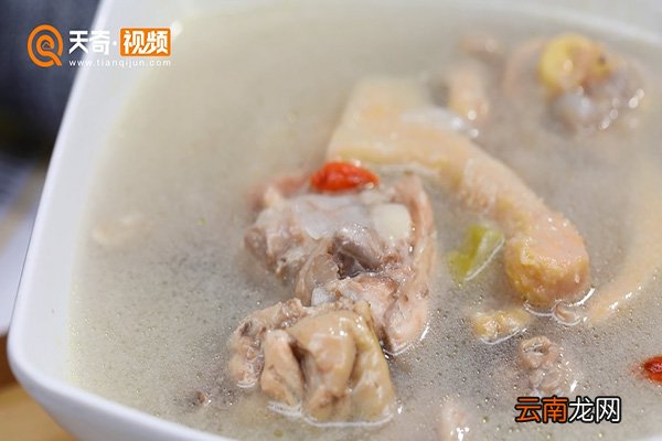 榴莲壳炖鸡的做法