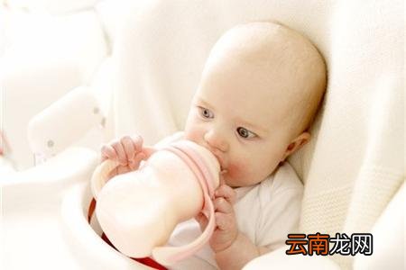 宝宝不吃奶粉怎么解决 宝宝不吃奶粉解决方法