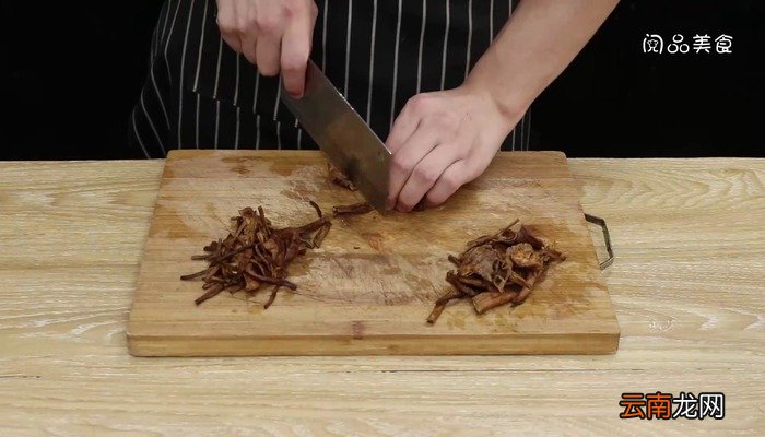 茶树菇炖鸽子怎么做 茶树菇炖鸽子怎么做好吃