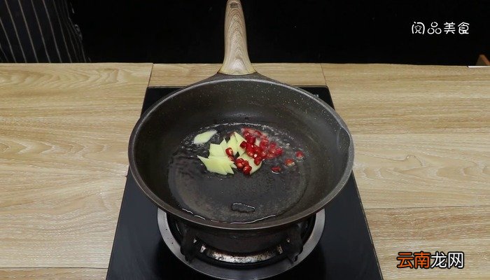 咸肉千张煲的做法 咸肉千张煲怎么做好吃
