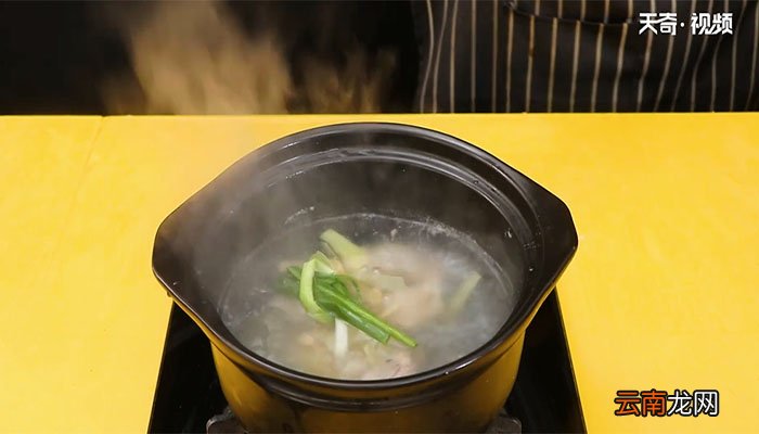 墨鱼排骨汤的做法 墨鱼排骨汤怎么做