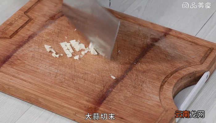 榨菜炒胡萝卜怎么做 榨菜炒胡萝卜的做法