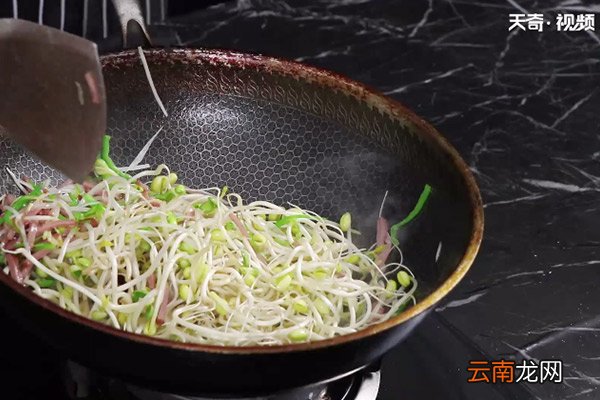 醋烹黄豆芽的做法 醋烹黄豆芽怎么炒