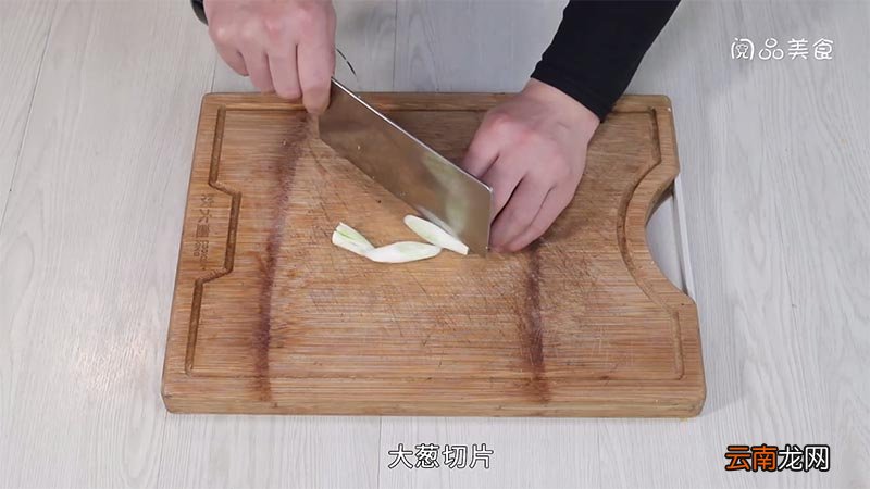 炒嫩南瓜片怎么做 炒嫩南瓜片的做法