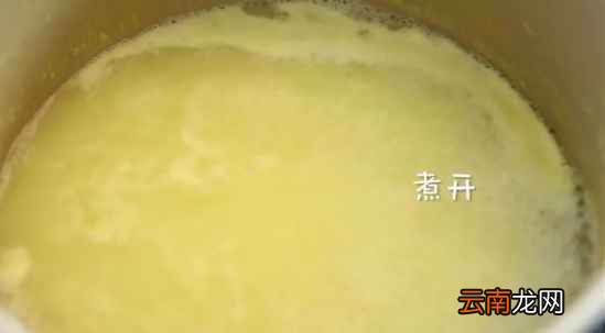 宝宝营养辅食做法 玉米鲜虾小麦铃制作方法