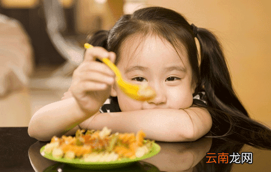 孩子吃太饱的危害 孩子吃饭七八分饱即可