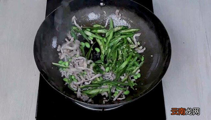 尖椒毛豆炒肉丝的做法 尖椒毛豆炒肉丝怎么做