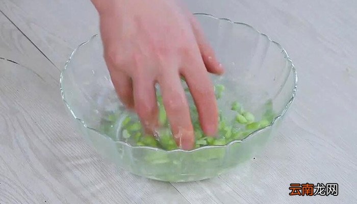 尖椒毛豆炒肉丝的做法 尖椒毛豆炒肉丝怎么做
