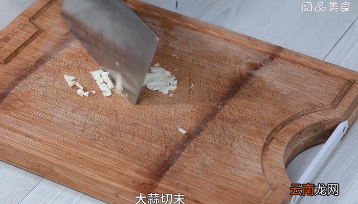 香菜炒蚕蛹怎么做 香菜炒蚕蛹的做法