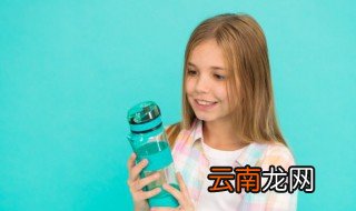 给女儿的杯子刻什么字 送给孩子杯子上刻什么字