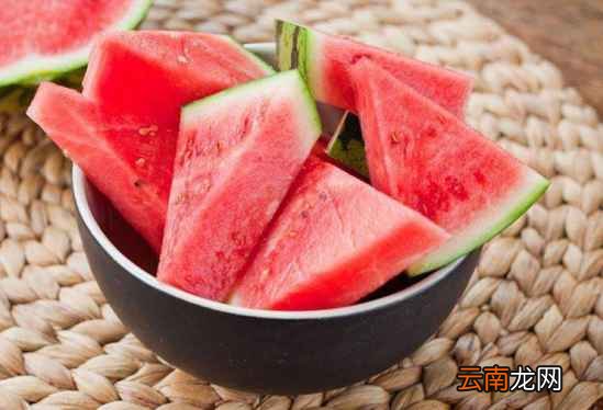西瓜太熟可以吃吗? 西瓜体寒的人吃好吗