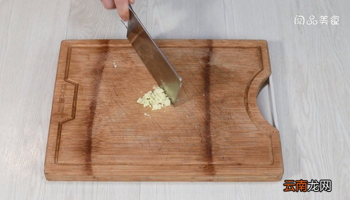 梅干菜烧茄子怎么做 梅干菜烧茄子的做法