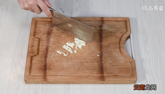 梅干菜烧茄子怎么做 梅干菜烧茄子的做法