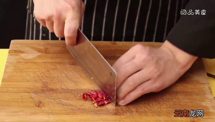 卤水鸭脖的做法 卤水鸭脖怎么做才好吃