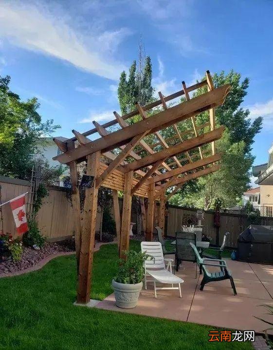 理想小院：院墙不砌砖，整个改成廊架式，种瓜纳凉一个不耽误！