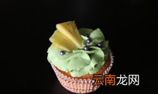 怎样制作渐变的纸杯蛋糕 如何制作渐变的纸杯蛋糕