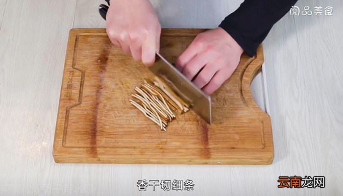榨菜青椒炒香干怎么做 榨菜青椒炒香干的做法