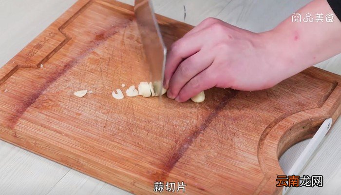 榨菜青椒炒香干怎么做 榨菜青椒炒香干的做法