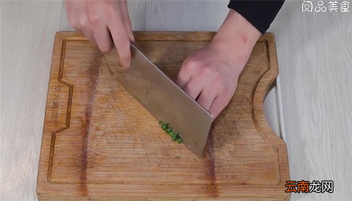 肉丁茄子面怎么做 肉丁茄子面的做法