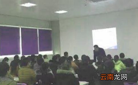公司客户经理竞聘演讲稿汇编六篇