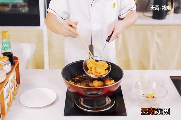 炸带鱼的家常做法 炸带鱼怎么做