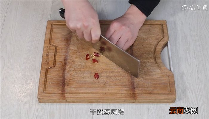 川菜水煮三鲜怎么做 川菜水煮三鲜的做法