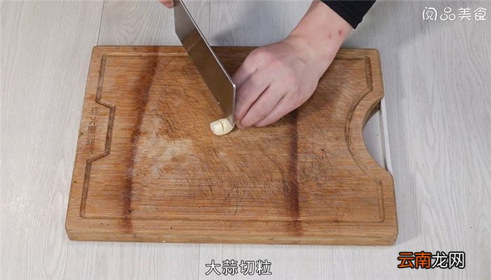 川菜水煮三鲜怎么做 川菜水煮三鲜的做法