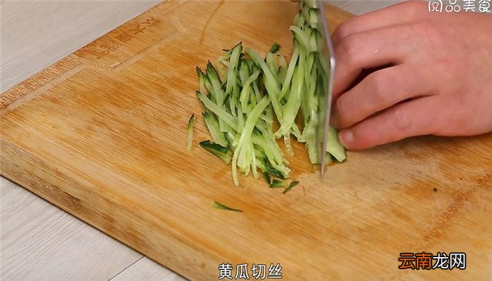 脆皮鸡拌饭怎么做 脆皮鸡拌饭的做法