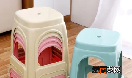 凳子中间的孔有什么用-塑料凳子上有洞好还是没洞好