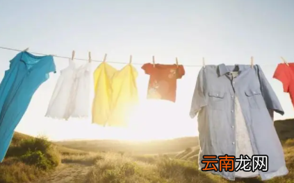 新衣服泡盐水要多少盐-新衣服用盐水泡了还要用洗衣液吗