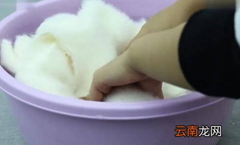 獭兔毛内胆比羽绒服暖和吗-獭兔毛怎么自己在家洗