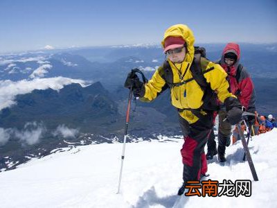 折叠登山杖的使用方法