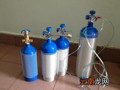 登山运动员必须携带氧气瓶吗