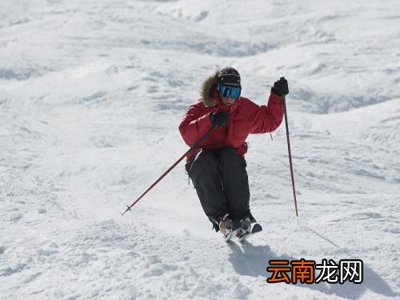 双板滑雪八字登坡法