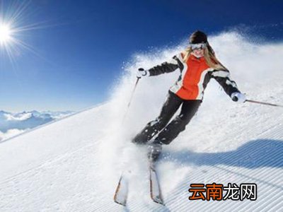 使用双板滑雪怎么控制速度