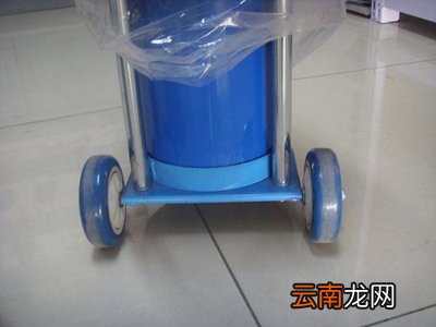 氧气瓶是蓝色的吗