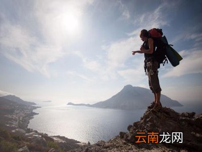 登山时喝空的矿泉水瓶往哪儿仍