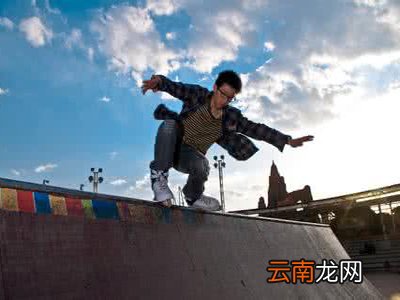 玩儿轮滑容易受伤吗