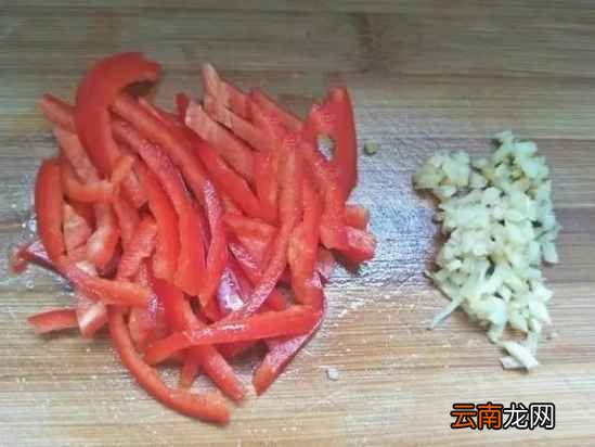 蒜苔炒肉怎么做好吃 用点小技巧就能变好吃哟