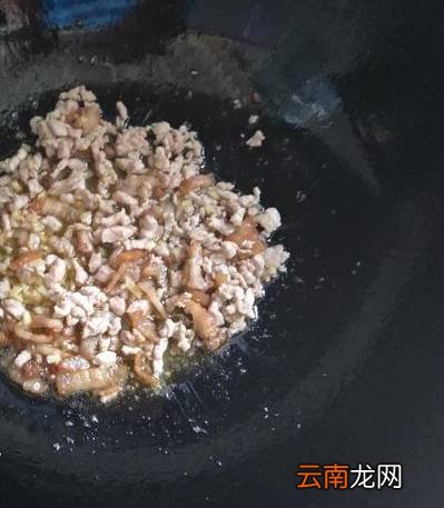 蒜苔炒肉怎么做好吃 用点小技巧就能变好吃哟