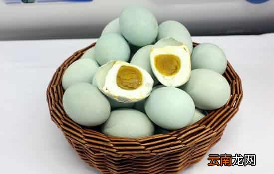 咸鸭蛋臭了还能吃吗 变质的臭咸鸭蛋是什么样的
