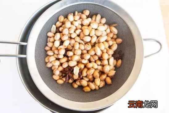 五香花生米的做法 不要油炸也能好吃哟