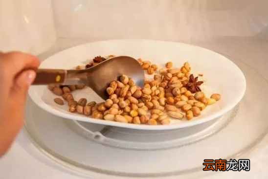 五香花生米的做法 不要油炸也能好吃哟