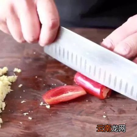 虾最好吃的做法 这道蒜蓉大虾你学会了么